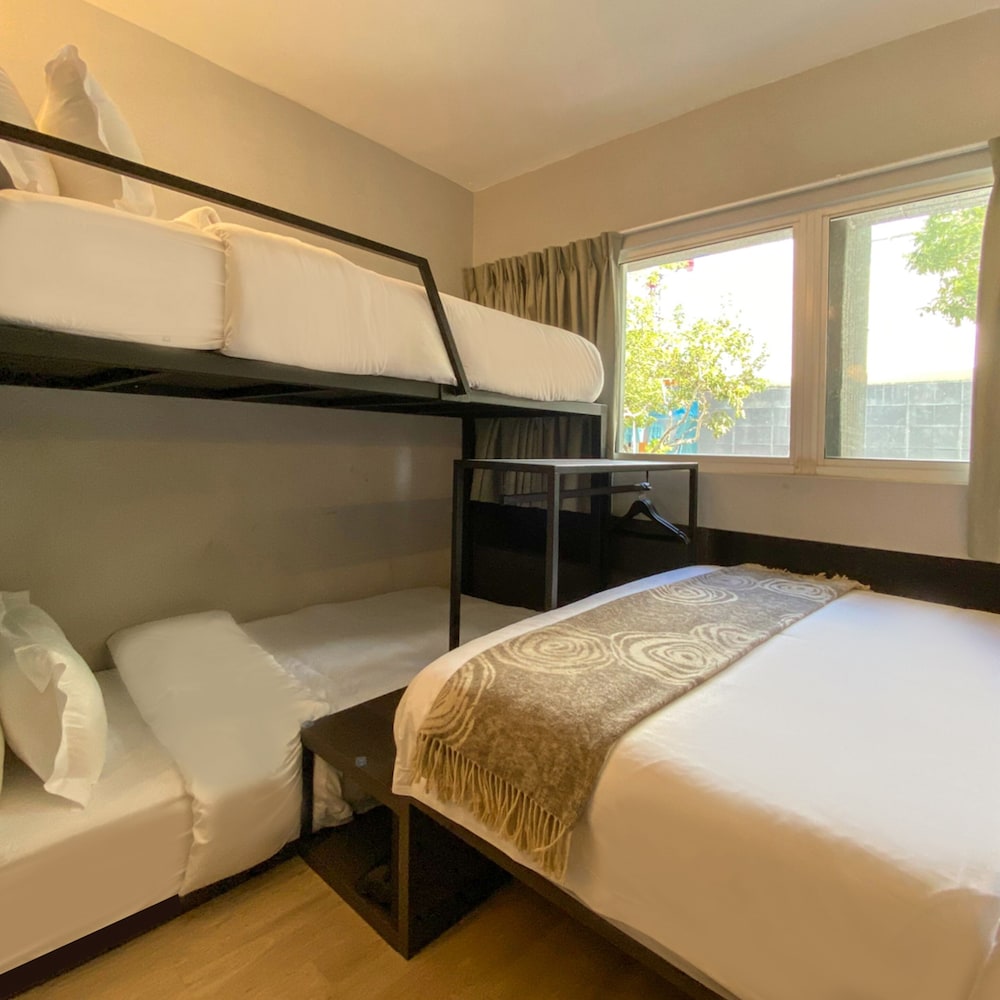 st signature bugis beach dayuse 5 hours 4pm 9pm