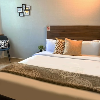 st signature bugis beach dayuse 8 9 hours check in 8am or 11am