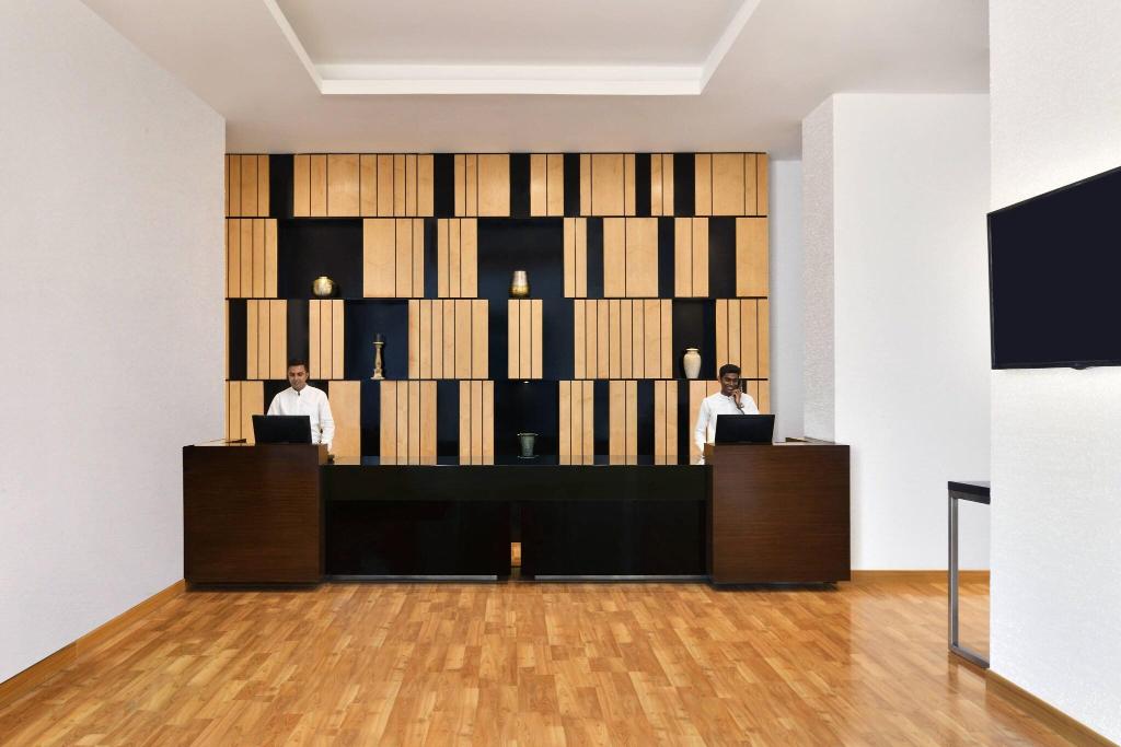 holiday inn express chennai mahindra world city