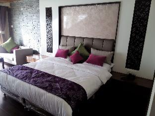 ezzenza jungle livinn