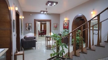 otara luxury homestay