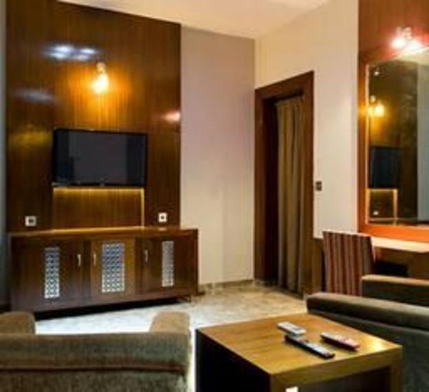 otara luxury homestay