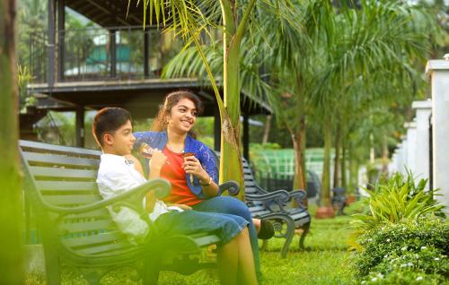 casa rio resort athirapilly