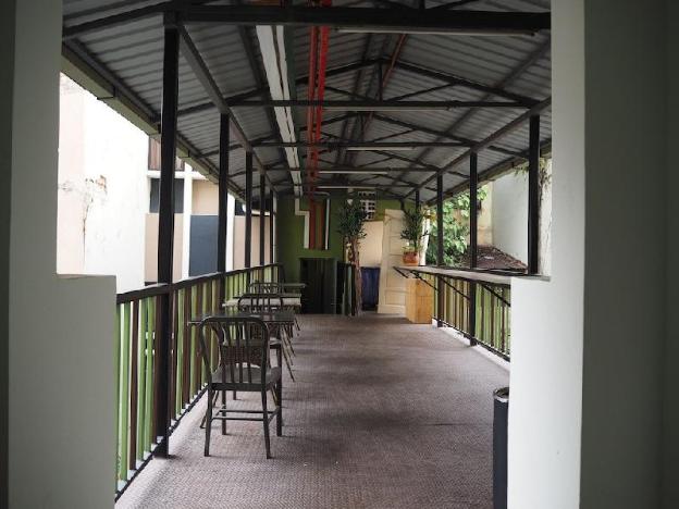 leo leisure hotel at central market