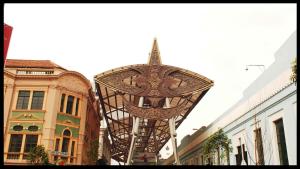 leo leisure hotel at central market