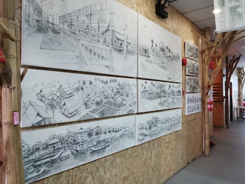 leo leisure hotel at central market