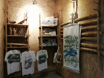 leo leisure hotel at central market