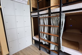 leo leisure hotel at central market