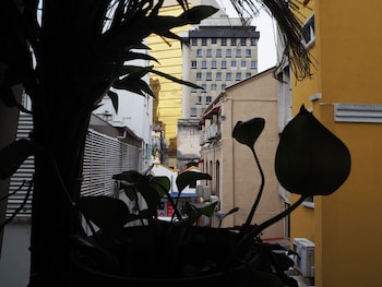 leo leisure hotel at central market