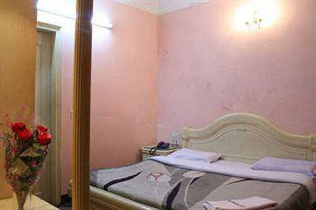 hotel raj classic inn