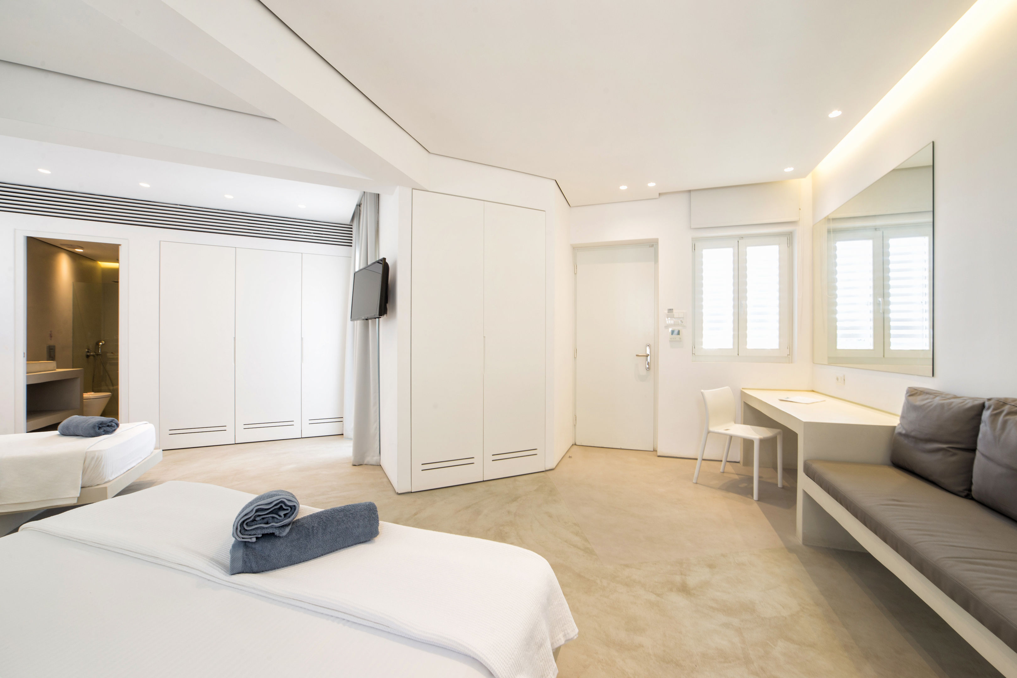 relux ios hotel