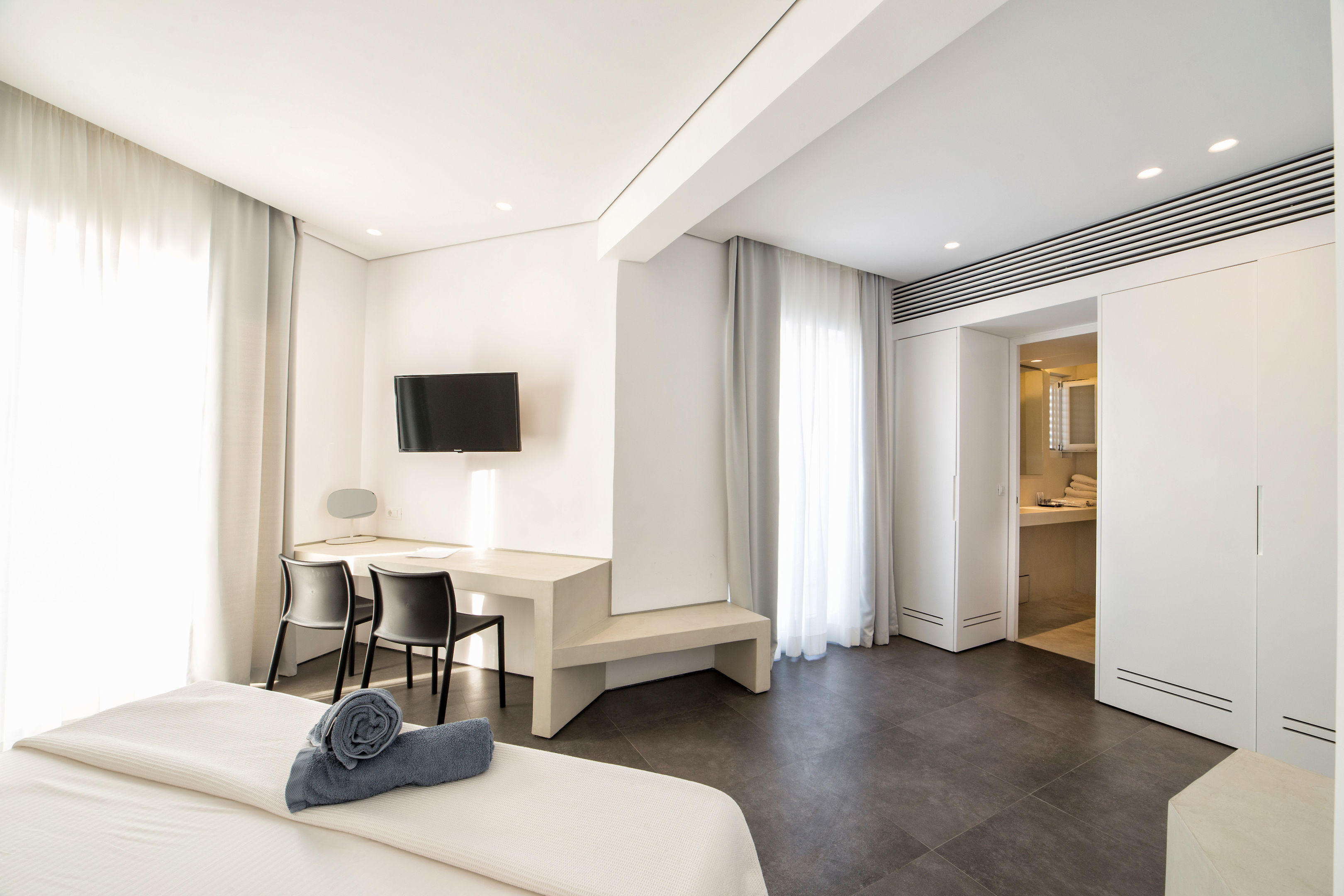 relux ios hotel