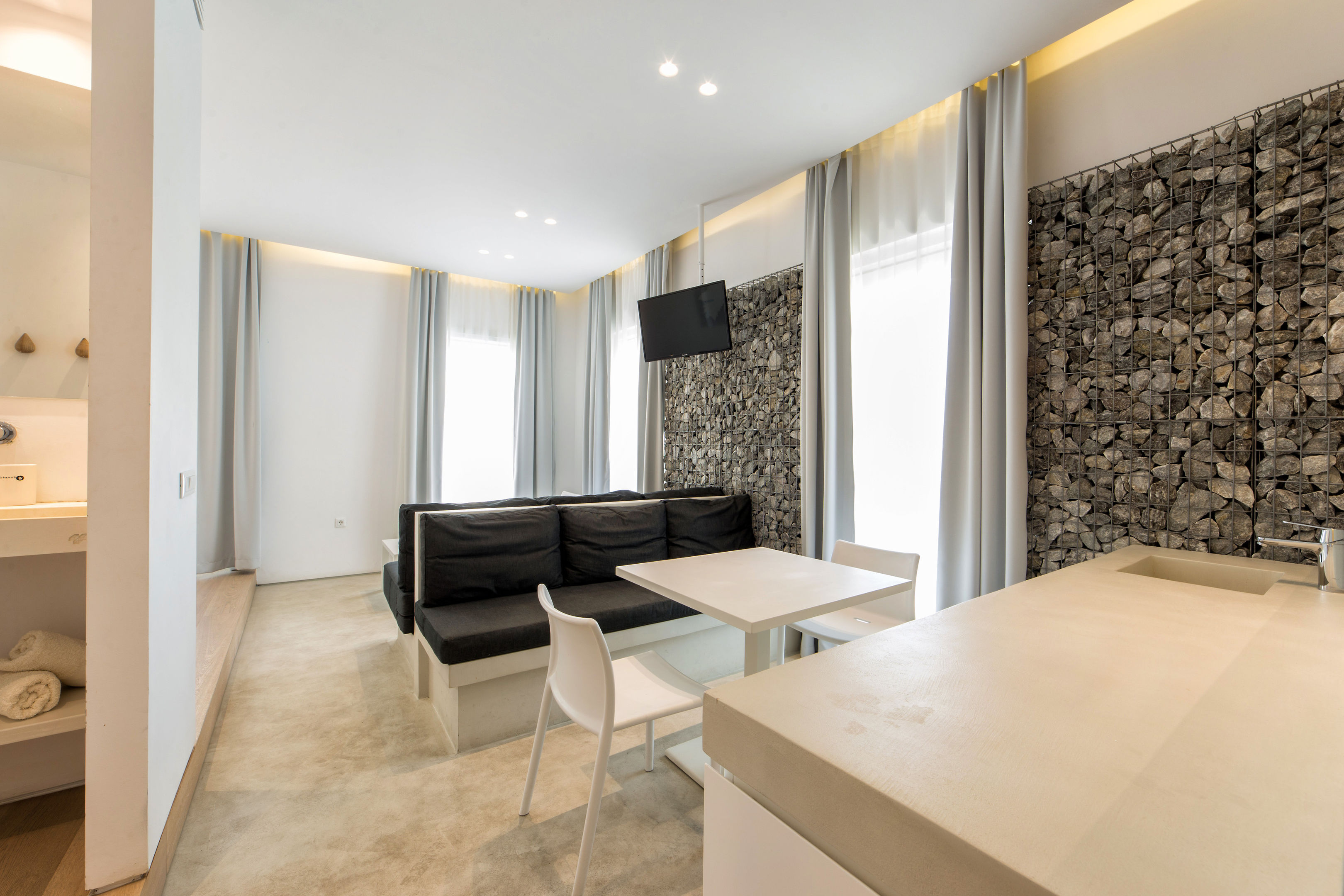 relux ios hotel