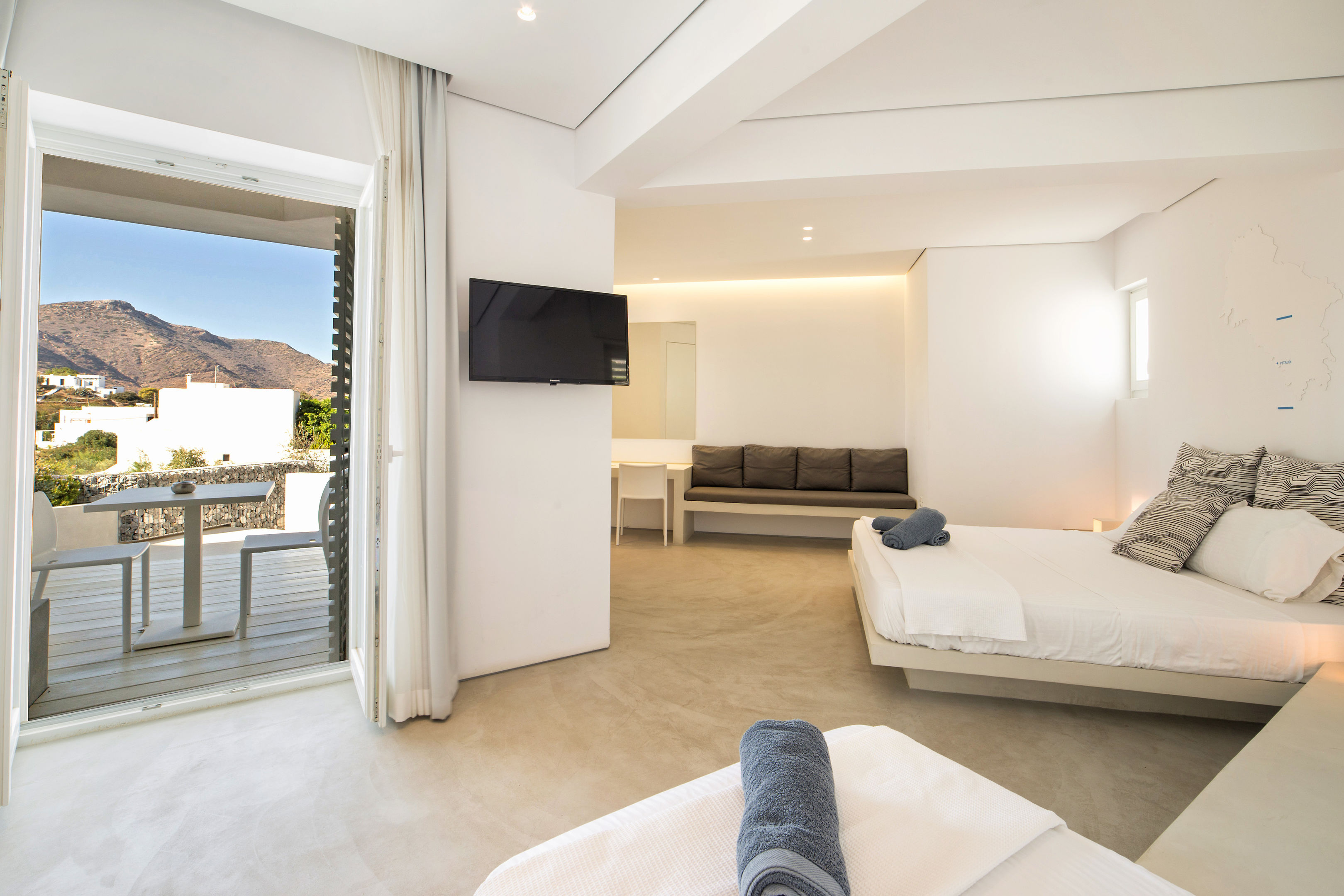 relux ios hotel