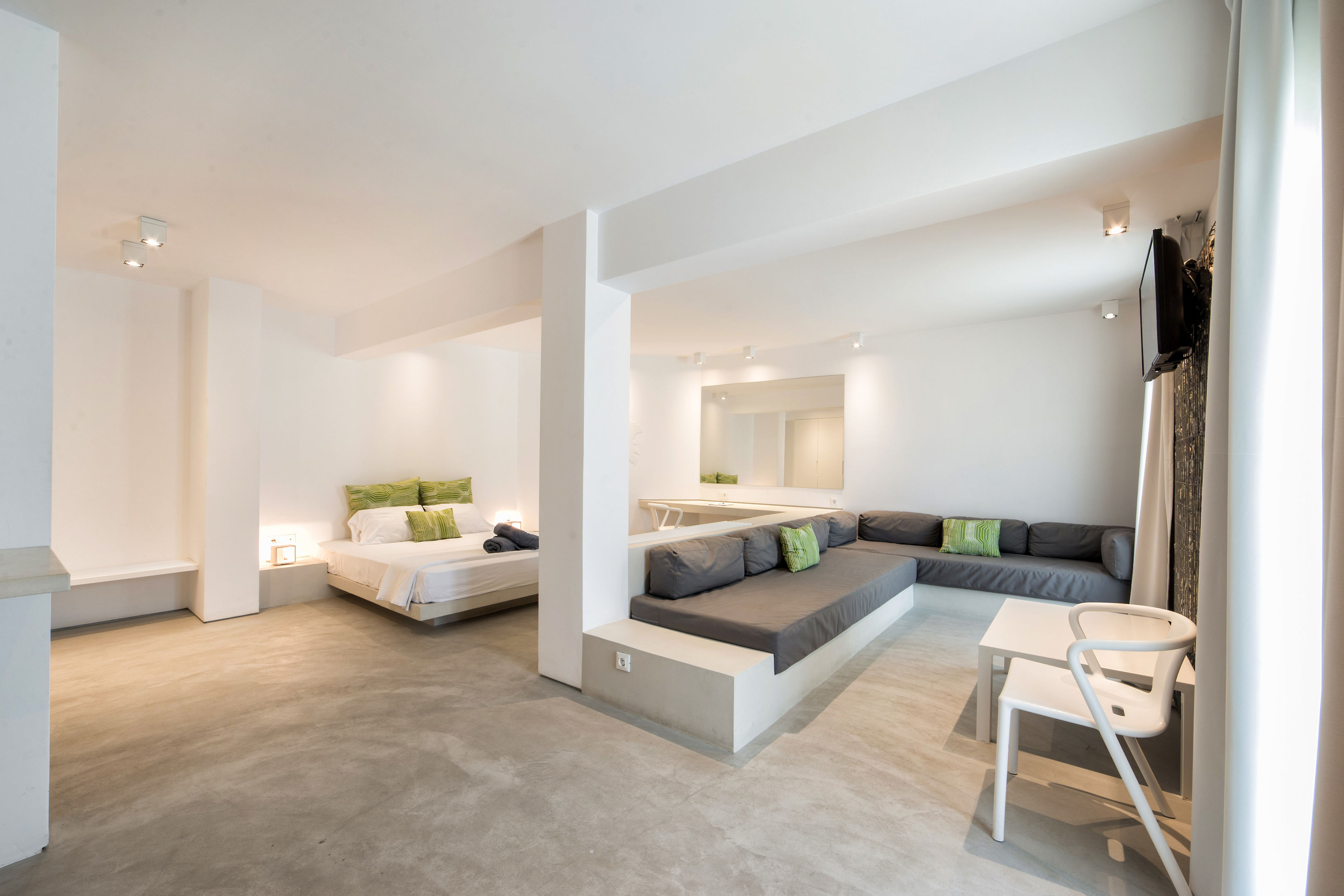 relux ios hotel