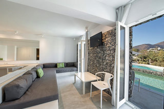 relux ios hotel