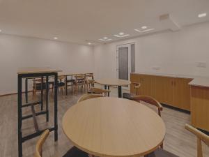 super townhouse siri residency