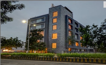 pinnacle grand hotel and banquets