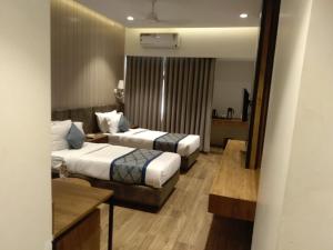 pinnacle grand hotel and banquets