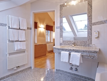 holiday apartments by das grune hotel zur post