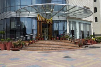 Hotel The Amaris,Haridwar>>Dehradun,3 star