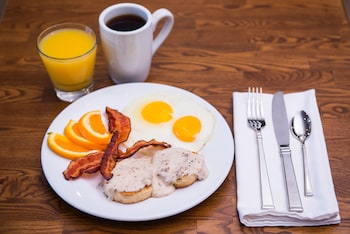 Holiday Inn & Suites Dallas-Addison By Ihg,Dallas>>Addison,3 star