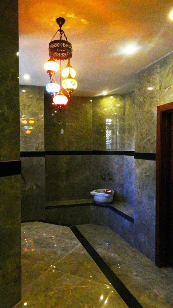 liona hotel