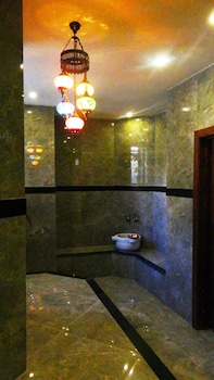 liona hotel