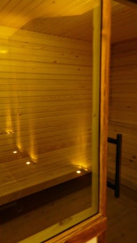 liona hotel