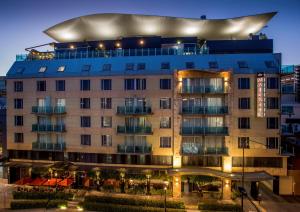 Majestic Roof Garden Hotel,South Australia>>Adelaide,5 star