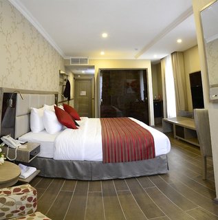 Ramada By Wyndham Bishkek Centre,Dubovy Park>>Bishkek,4 star