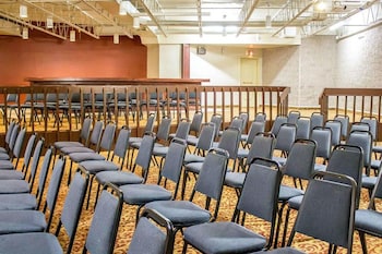 norwood inn and suites north conference center