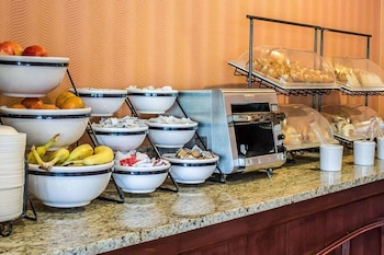 norwood inn and suites north conference center