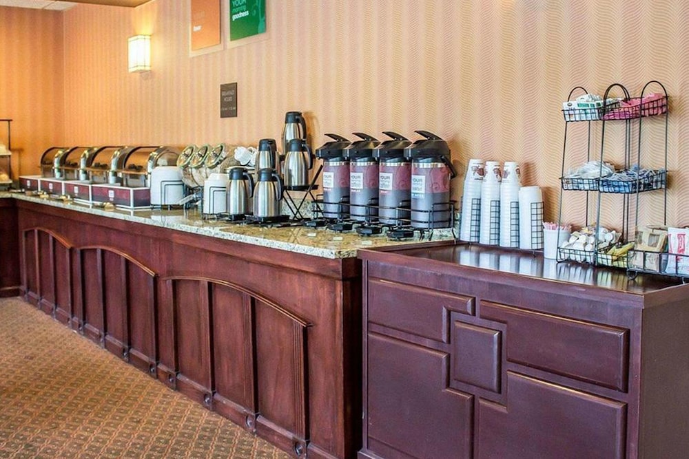 norwood inn and suites north conference center