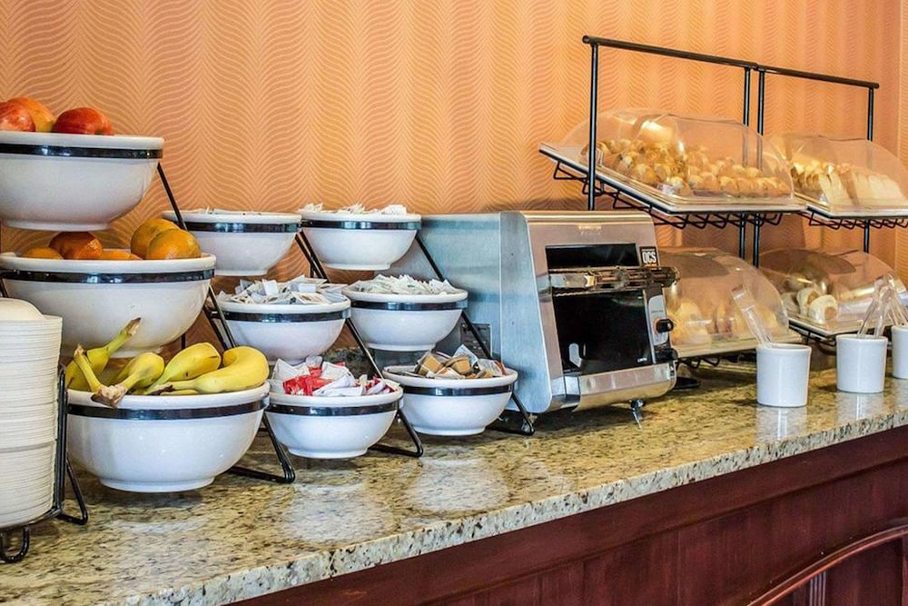 norwood inn and suites north conference center