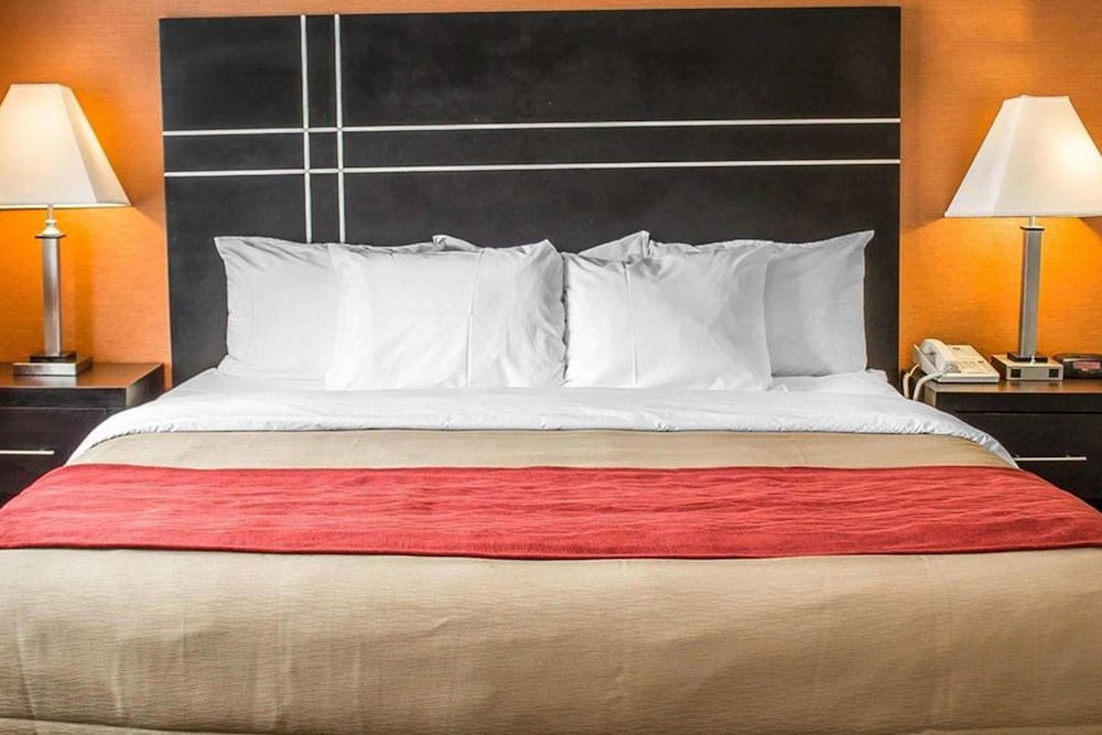 norwood inn and suites north conference center