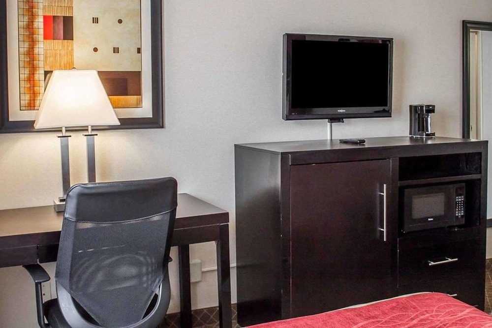 norwood inn and suites north conference center