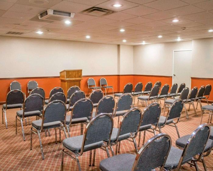 norwood inn and suites north conference center