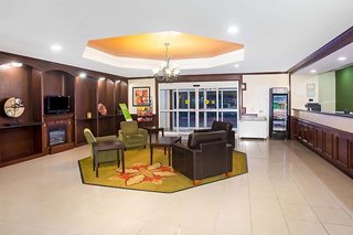 la quinta inn and suites by wyndham columbus tx