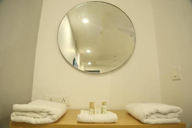 hotel olive saffron