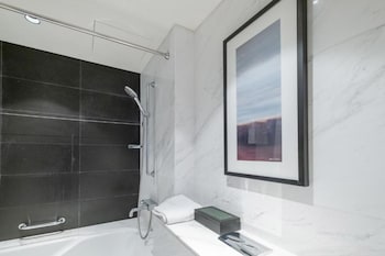 Cosy And Cute Studio At The Address Dubai Mall,,0 star