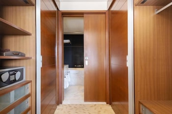 Cosy And Cute Studio At The Address Dubai Mall,,0 star
