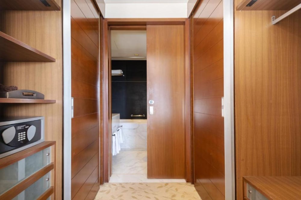 cosy and cute studio at the address dubai mall