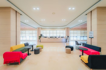 the november stay in landmark