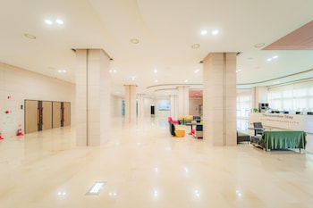 the november stay in landmark