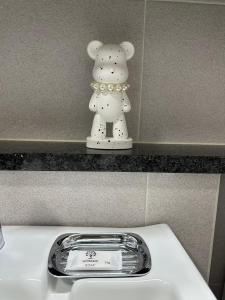 the november stay in landmark