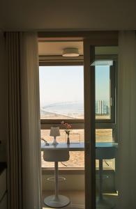 the november stay in landmark