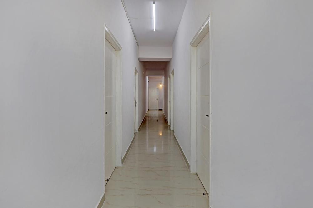 hotel o compact studio kr puram near phoenix marketcity