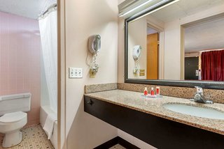 econo lodge cortland