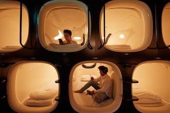 rembrandt cabin shinjuku shin okubo